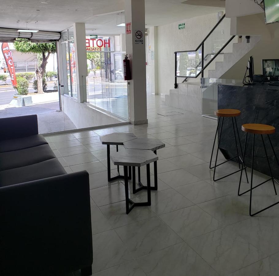 Hotel Estadia Leon Ngoại thất bức ảnh