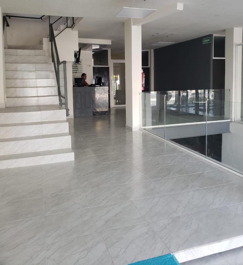 Hotel Estadia Leon Ngoại thất bức ảnh