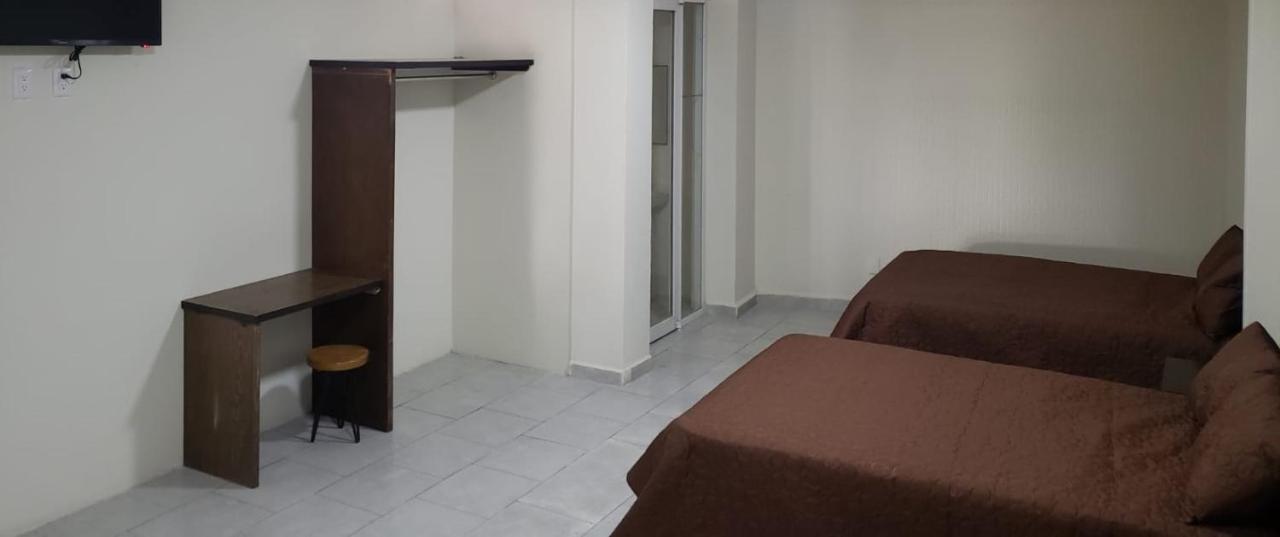 Hotel Estadia Leon Ngoại thất bức ảnh